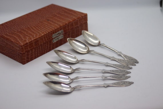 800 silver vintage tea spoons in original box