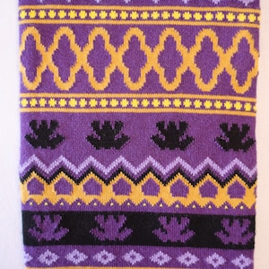 Purple frog scarf image 4