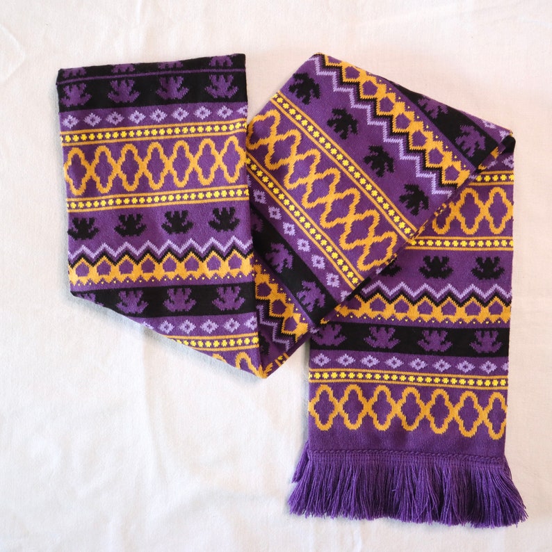 Purple frog scarf image 6