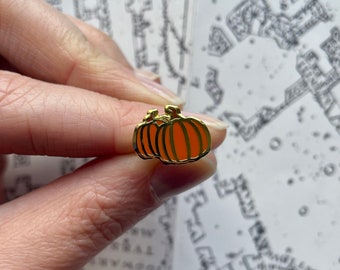 Mini pumpkins enamel pin