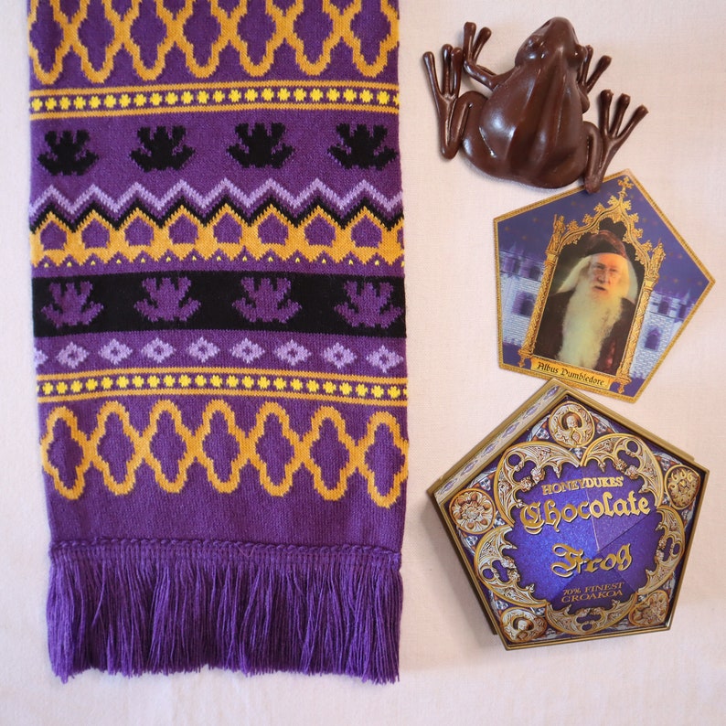 Purple frog scarf image 5