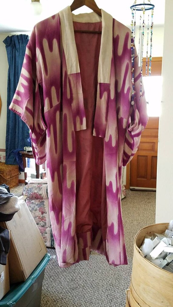 Kimono. Antique. Very traditional Japanese Kimono