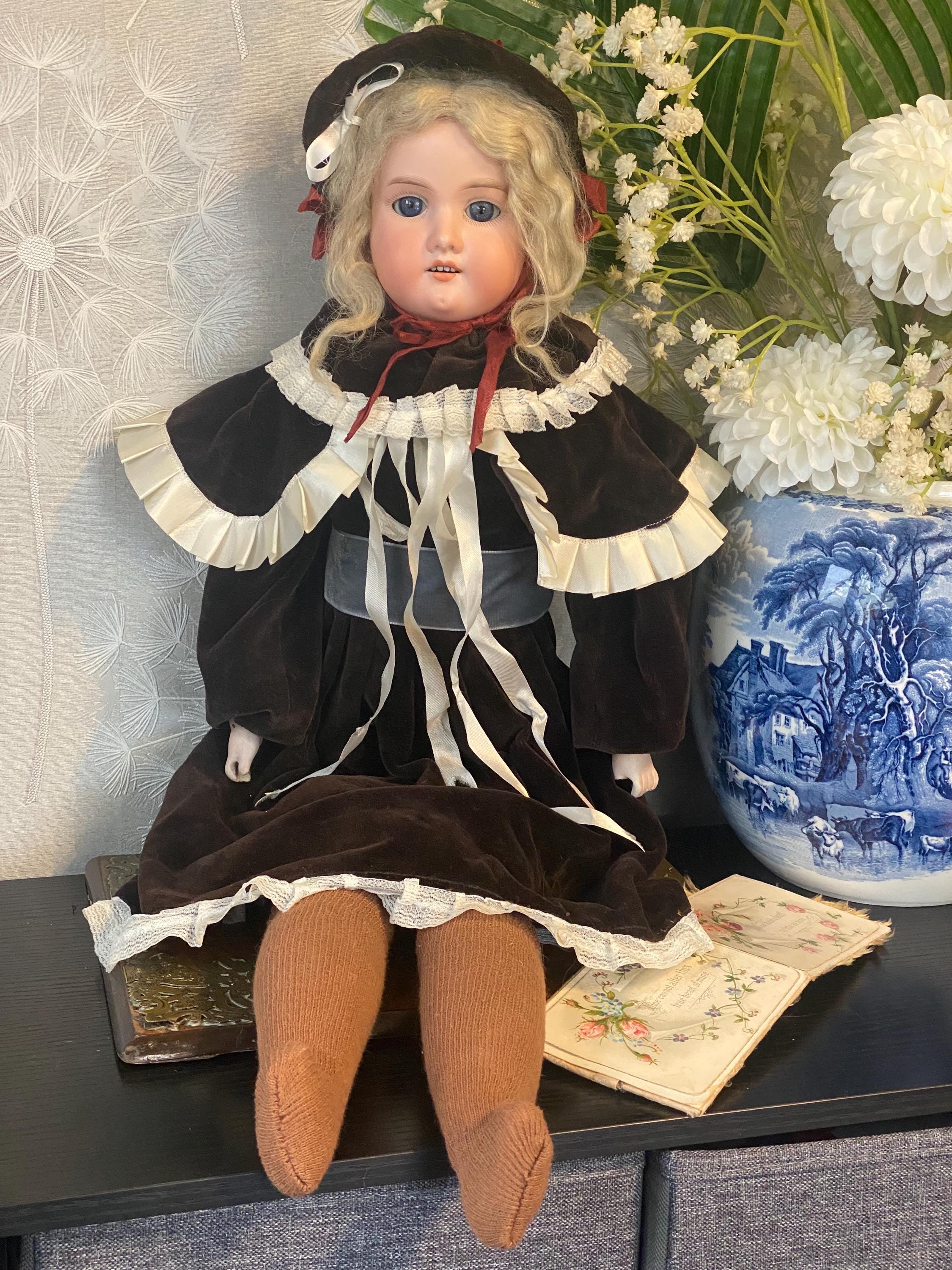 Stunning Large Antique Armand Marseille Kid Leather Bodied German