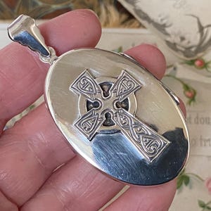 Fantastic vintage unusual Sterling silver celtic cross photo locket necklace pendant ( 4 )