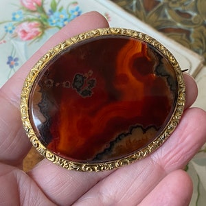 Beautiful Unusual Antique Victorian gold plated Scottish agate brooch/pin ( 2 )