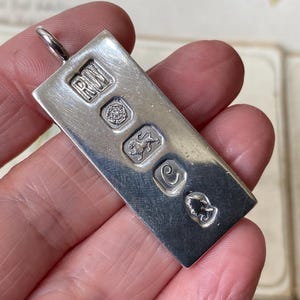 Unusual vintage heavy solid Sterling Silver 1977 Sheffield hallmarked Modernist/Brutalist Ingot pendant/charm ( 4 )