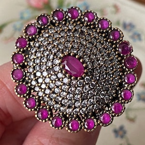 Fabuloso enorme anel de prata esterlina incomum em rubi e pasta modernista (3d)