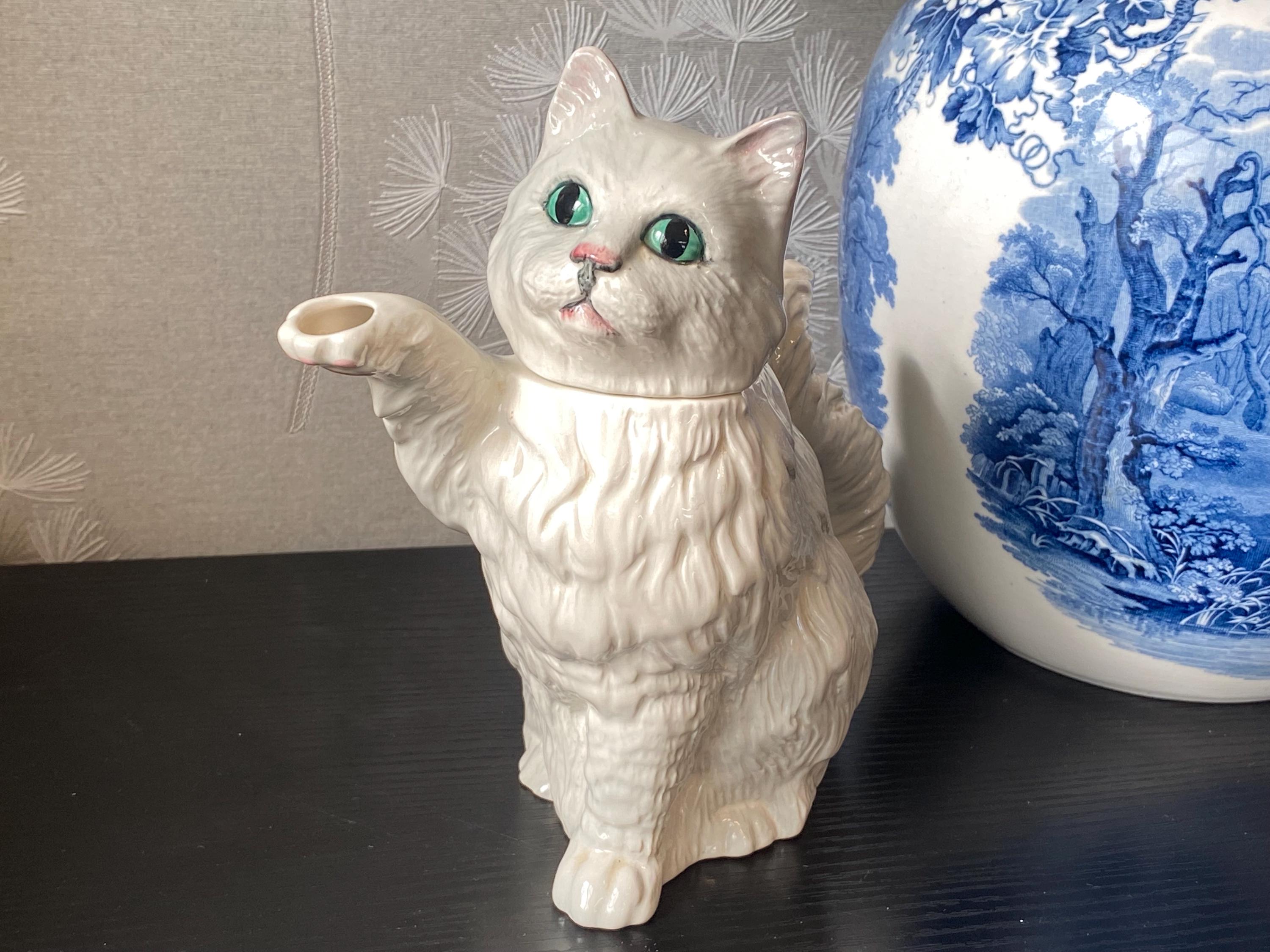 Vintage Beswick England Porcelain White/grey Cat/kitten Teapot 7.5