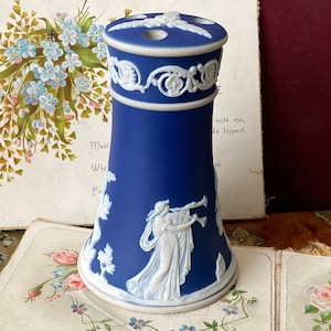 Beautiful Antique Victorian /Edwardian adams pottery Jasper ware goddesses jewellery/Hat Pin Stand ( D2 )