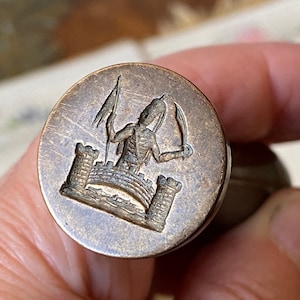 Unusual Antique Victorian heavy metal bronze Coat of Arms / heraldic crest intaglio desk seal ( 1 )