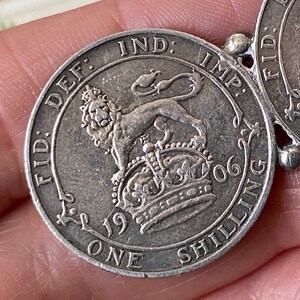 Insolito antico re Edoardo V11 argento sterlina scellino d'amore gettone doppia moneta spilla / spilla ( 2 ) immagine 9