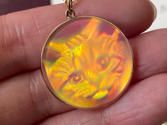 Unusual vintage 375 9ct Gold holographic cat Neck… - image 3