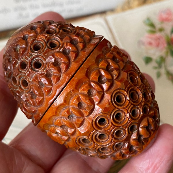 Unusual Antique hand carved coquilla nut egg /secret box/thimble sewing /snuff box ( 1 )