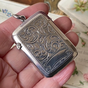 Fantastic beautiful antique Victorian English Birmingham hallmarked 1899 engraved sterling silver vesta case /fob ( 4 )