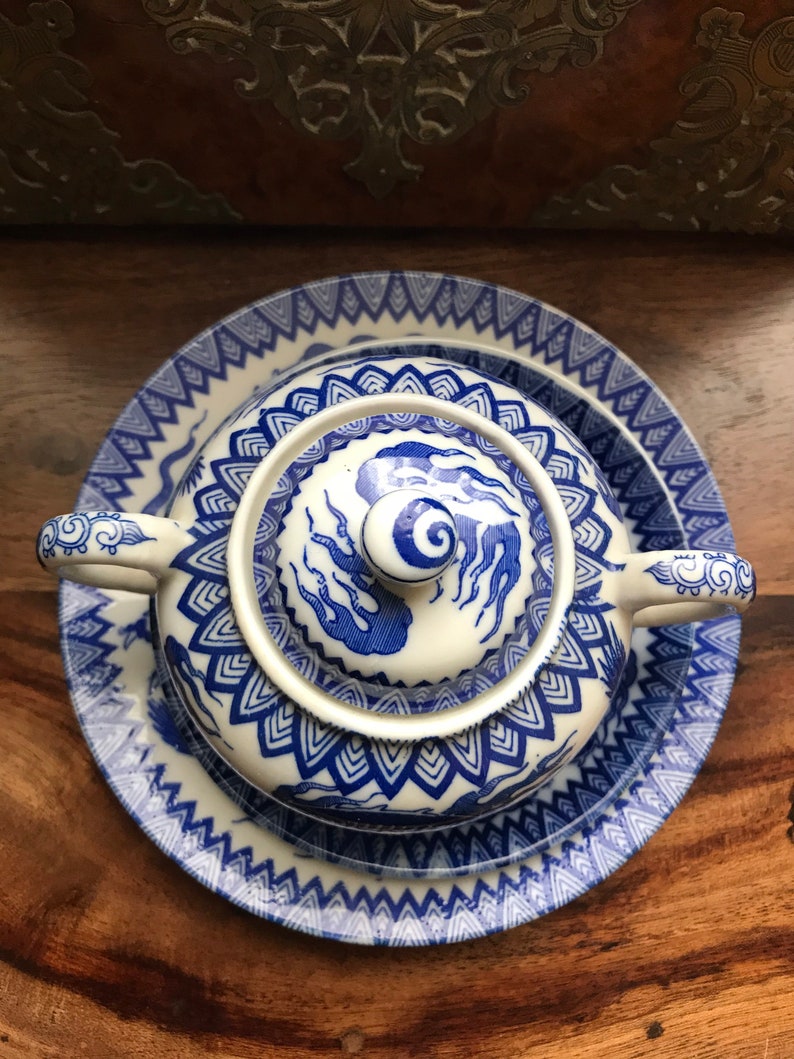 Beautiful Antique Japanese egg shell china blue and white dragon chasing flaming pearl design milk jug /& sugar use or cabinet