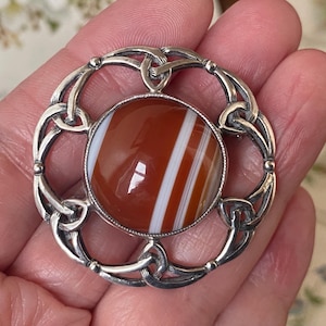 Vintage Scottish Sterling Silver & Agate Brooch by John Hart Iona Hallmarked ( 2 )