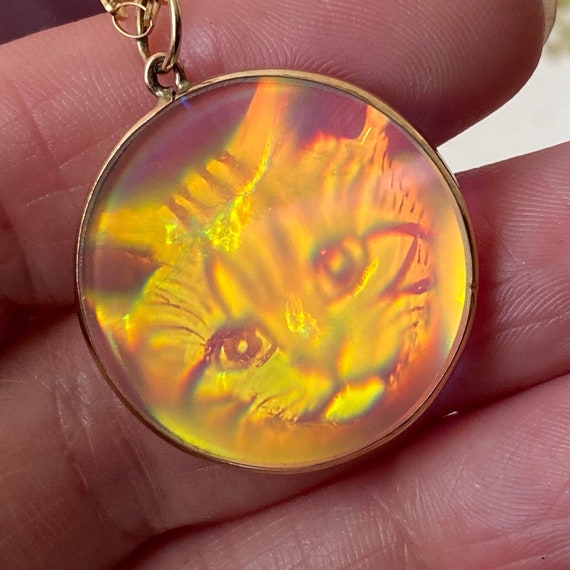 Unusual vintage 375 9ct Gold holographic cat Neck… - image 1
