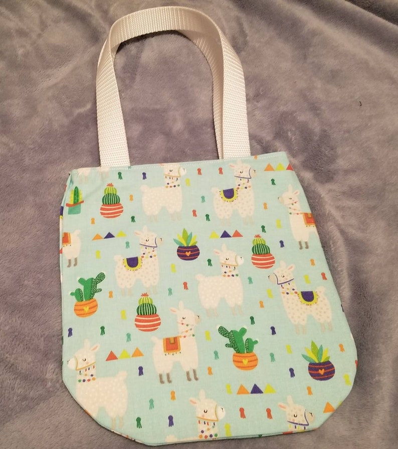 Small pocket tote