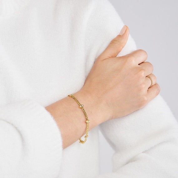 Solid 14K Gold Diamond Duo Stations on Curb Chain Bracelet