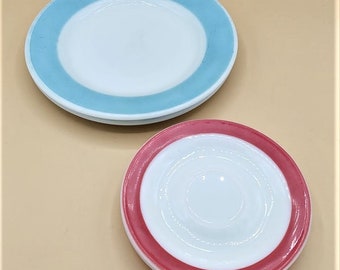 Platos Pyrex vintage - Doble resistencia - Vidrio de leche blanco con bandas de colores - 2 cenas (Aqua) y 2 platillos (rojo)