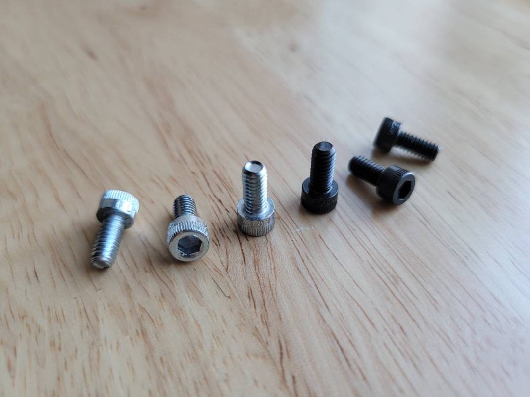 Viti Testa Cilindrica Con Esagono Incassato – 8-32 X 3/8, Ossido Nero, 100 Pezzi (Kerr Lakeside)