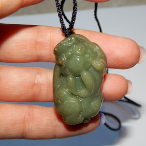 Verde Oleoso Naturale Una Jadeite Jadeite Carved Dragon Pi Xiu Coin Pendente