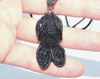 Collar de murciélago negro: colgante de Halloween hecho a mano de arcilla polimérica
