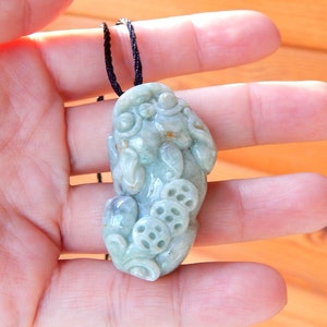 Verde chiaro naturale Una giada giadeite intagliato pendente drago Pi Xiu moneta, gioielli collana drago, buona fortuna ricchezza Pixiu collana drago