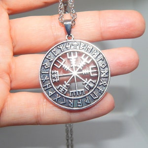 Viking Compass Vegvisir pendant, Runic Compass necklace, Viking Symbol pendant jewelry, Viking Compass jewelry, Viking Compass patch emblem