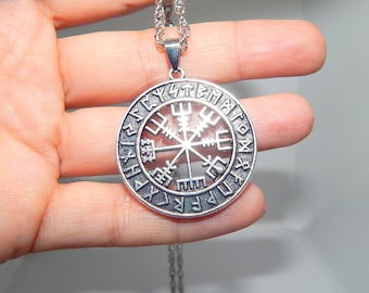 Colgante Vegvisir: collar rúnico con brújula vikinga (3,5 cm)
