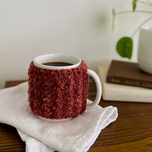 Taza de ganchillo rojo acogedora taza de café taza de ganchillo envoltura calentador de taza café acogedor té acogedor taza acogedora cozies hecho a mano ganchillo cosido imagen 4