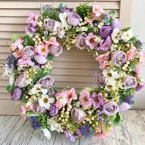 Ghirlanda di fiori selvatici: decorazione per porta primaverile ed estiva viola e rosa (18 pollici)