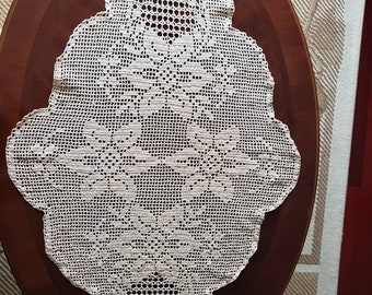 Gehäkelte Tischdecke Filet