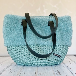 Green market bag, purse with fur, shopping pouch, crochet boho bag, hobo slouchy bag, woven bag