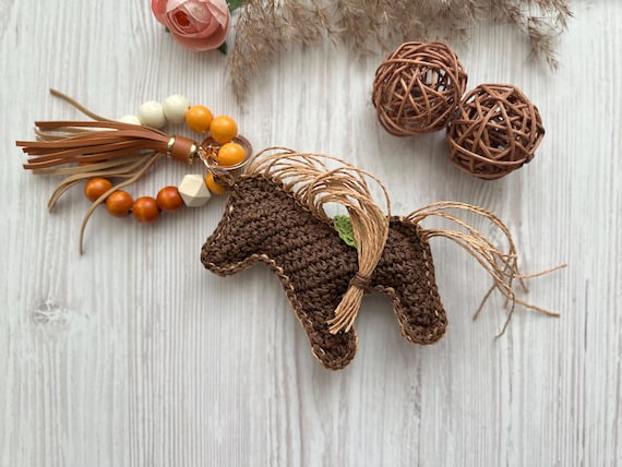 Beaded Horse Keychain With Metal Chain – Stylish Bag or Key
