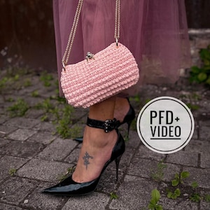 Häkelanleitung kleine Frauen-Puppenhandtasche PDF digitaler Download und Video-Tutorial, Frauenkette Bügeltasche Rosa Elfenkern
