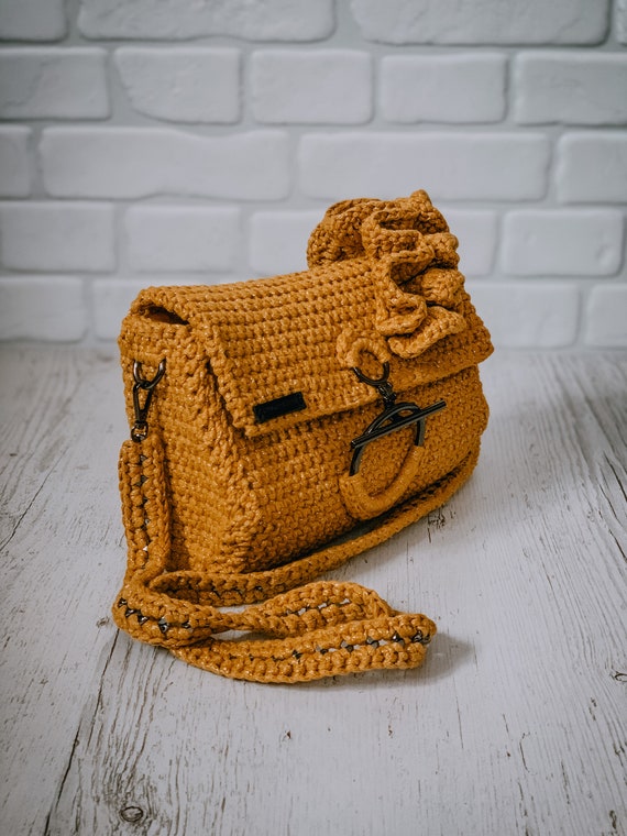 Borsa A Mano Design Catena Cubana Oro – Arancione Quilted – Tracolla Regolabile