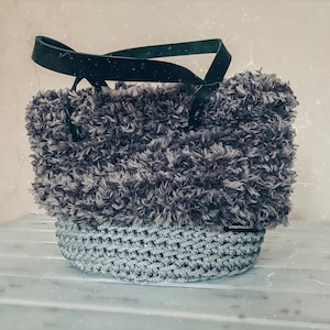 Grey market bag, purse with fur, shopping pouch, crochet boho bag, hobo slouchy bag, woven bag