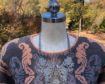 LOVELY 80's BIRD SWEATER/Italian Sweaters/Vintage Pullovers/80's Pullovers/80's Sweater/Peach Sweater/Oui Designer Collection/Mint Condition