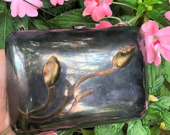 LOVELY 70's METAL HANDBAG/70's Shoulder Bags/70's Clutches/Metal Handbags/Metal Clutches/Floral Purses/Silver Purses/Good Vintage Condition