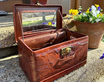 STUNNING 50's TRAIN CASE/Tooled Leather Suitcases/50's Suitcases/50's Train Cases/Vintage Luggage/Makeup Cases/Near Mint Condition