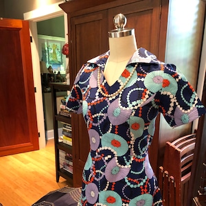 70&#39;s MOD Handmade Umbrella Dress/Vintage Umbrella Print Dress/70&#39;s Dresses/Lucite Handle Umbrella/Vintage Sun Umbrella/MINT Condition