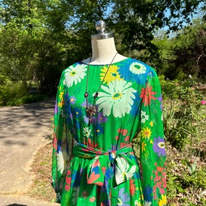 GORGEOUS 70's CHIFFON FLORAL Maxi/70’s Floral Maxi/Flower Power Dress/70’s Maxi Dress/Garden Party Gown/Garden Party Dress/Mint Condition
