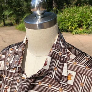 RARE GROOVY 70&#39;s UNISEX Shirt/70&#39;s Poly Shirt/70&#39;s Pointy Collar Shirt/70&#39;s Western Shirt/Dagger Collar Shirt/Pictorial Shirt/Mint Condition