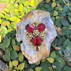 60&#39;s RED ROSE HEART/Vintage Heart Jewelry/60’s Heart Pendant/Vintage Valentine’s Pendant/Rhinestone Heart Jewelry/Good Vintage Condition