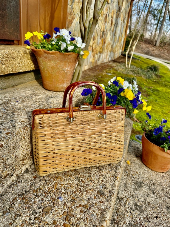 RARE WICKER BUTTERFLY Handbag/Lucite Purses/Vinta… - image 2