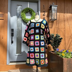 RARE 70&#39;s CROCHET DRESS/Granny Square Dress/Crochet Dresses/70&#39;s Dresses/70&#39;s Clothing/Granny Squares/Angel Wing Sleeve Dress/Mint Condition