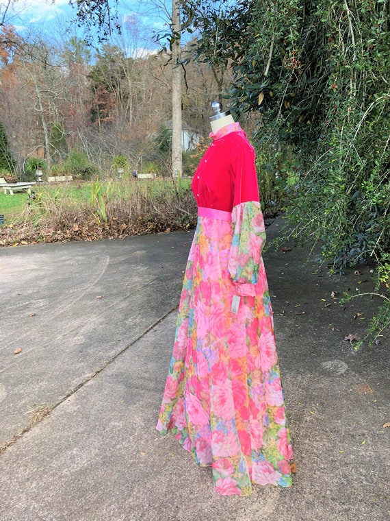 GORGEOUS 70's FLORAL and VELVET Maxi Dress/70’s M… - image 10