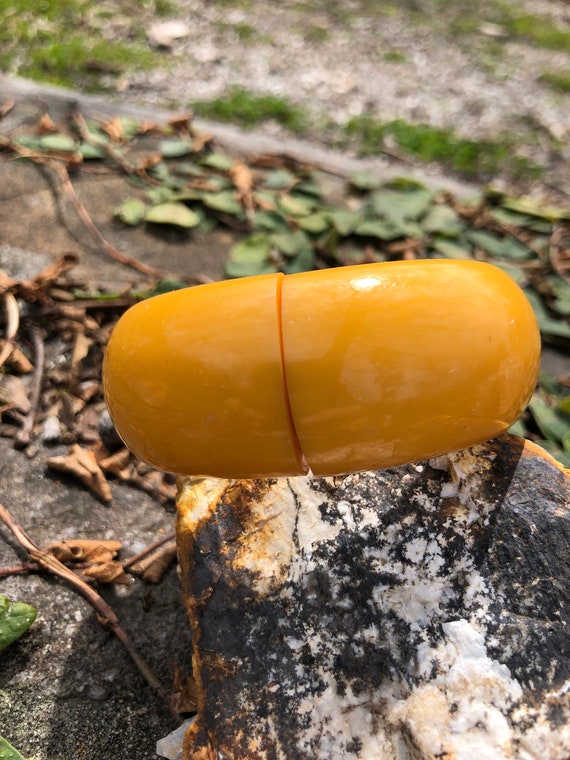 BAKELITE Butterscotch CLAMPER BRACELET/Bakelite B… - image 9