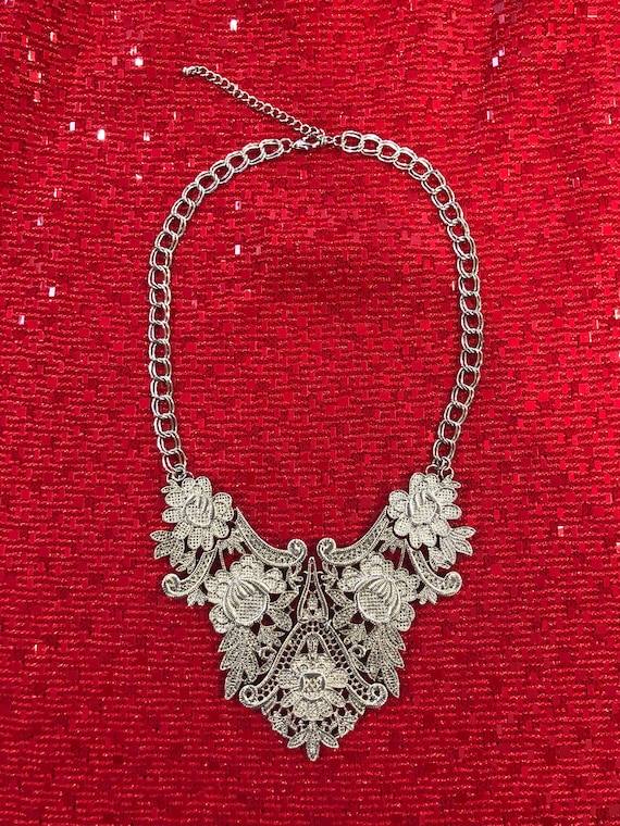 80's SILVERTONE LACE Necklace/Floral Necklaces/80… - image 1
